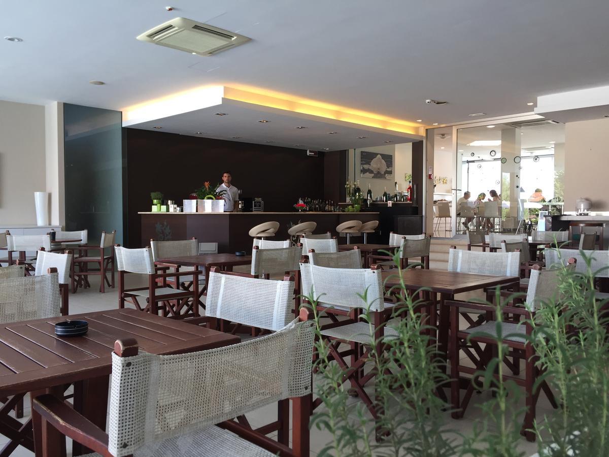 Hotel Byron Римини Екстериор снимка