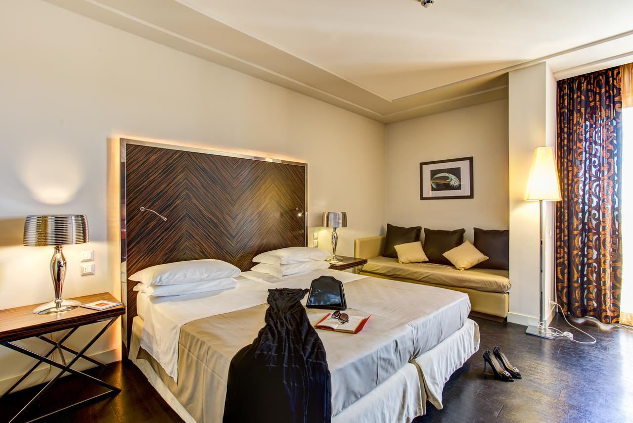 Hotel Byron Римини Екстериор снимка